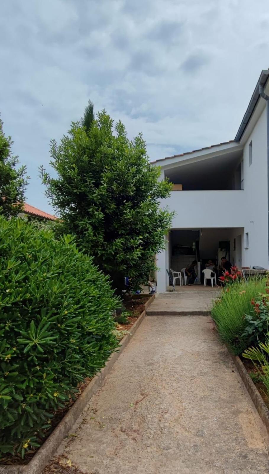 Apartmani 1 Pinezici Exterior photo